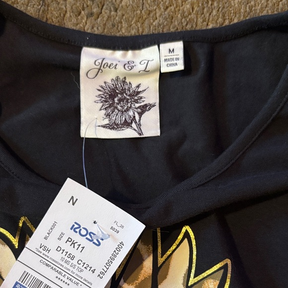 Black Sunflower Graphic Women's Top - Picture 2 of 4